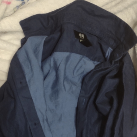 H&M Tops - H & m slim fit xs button up